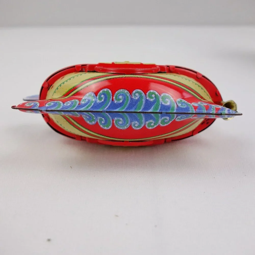 Vintage 1998‎ Hallmark Cruising Into Christmas Santa Tin Steamboat Ornament